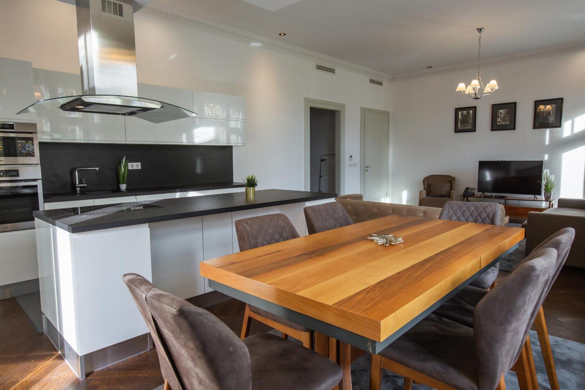 Zoya Luxury Residence Budapest Ngoại thất bức ảnh A modern kitchen