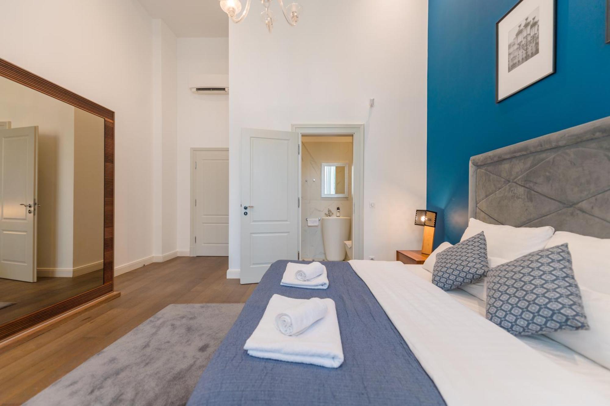 Zoya Luxury Residence Budapest Ngoại thất bức ảnh A bedroom at the hotel